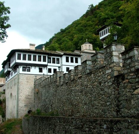Un lungo riposo nel villaggio di Arvati
